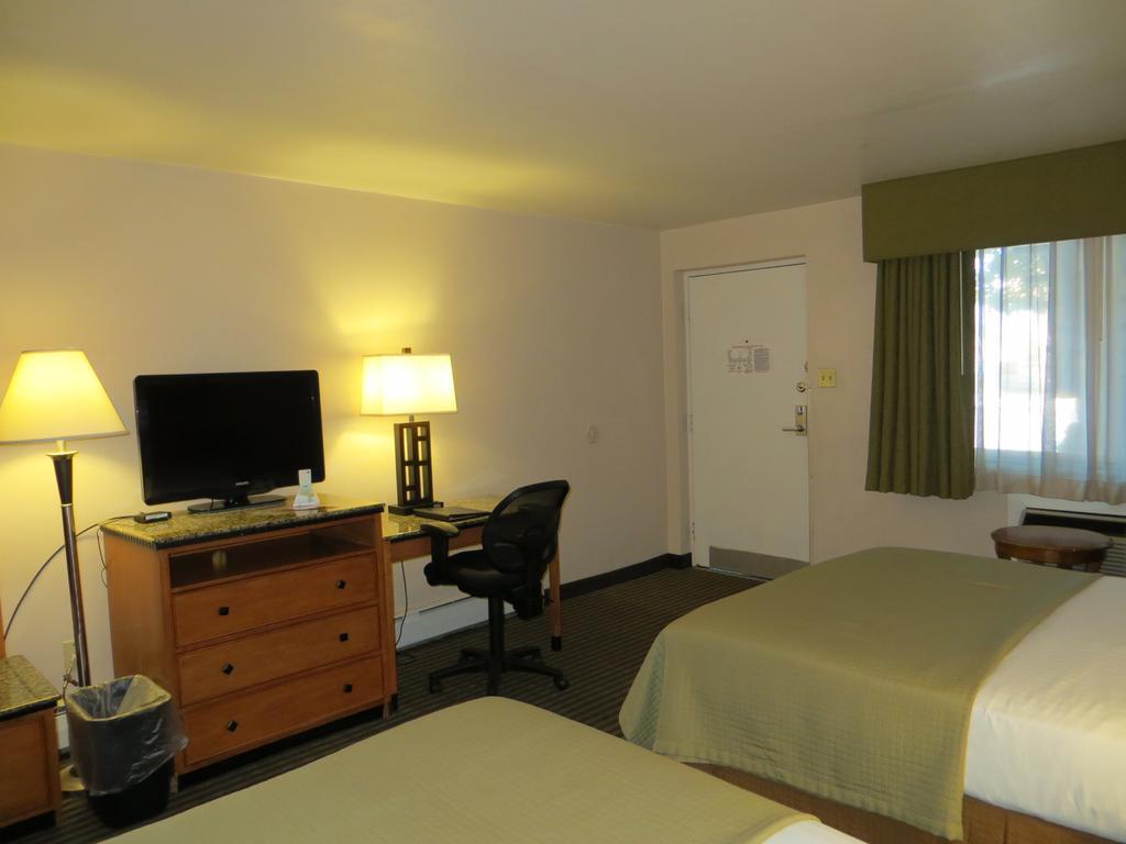 Baymont By Wyndham Durango Motel Bagian luar foto