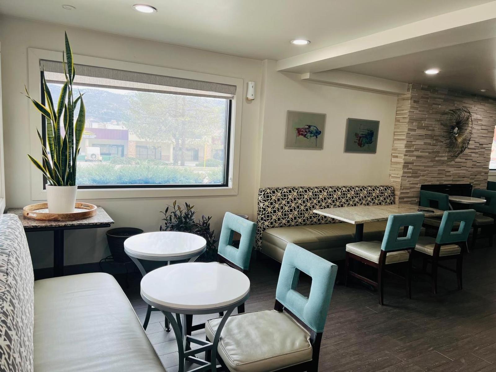 Baymont By Wyndham Durango Motel Bagian luar foto