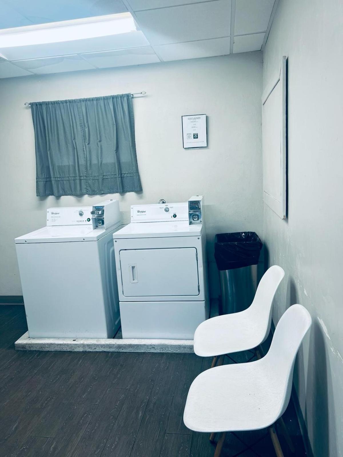 Baymont By Wyndham Durango Motel Bagian luar foto