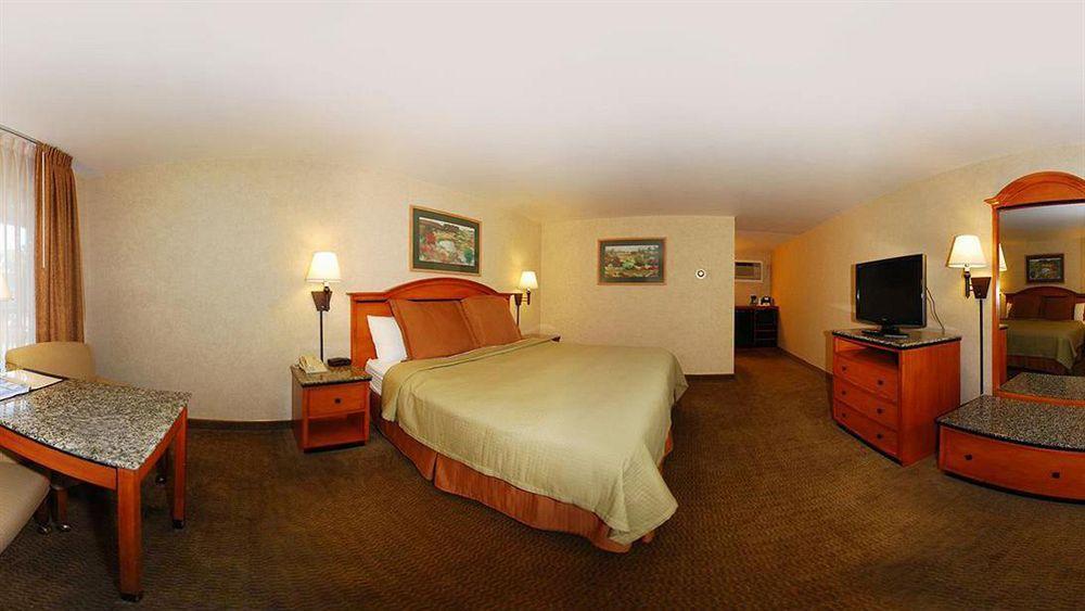Baymont By Wyndham Durango Motel Bagian luar foto