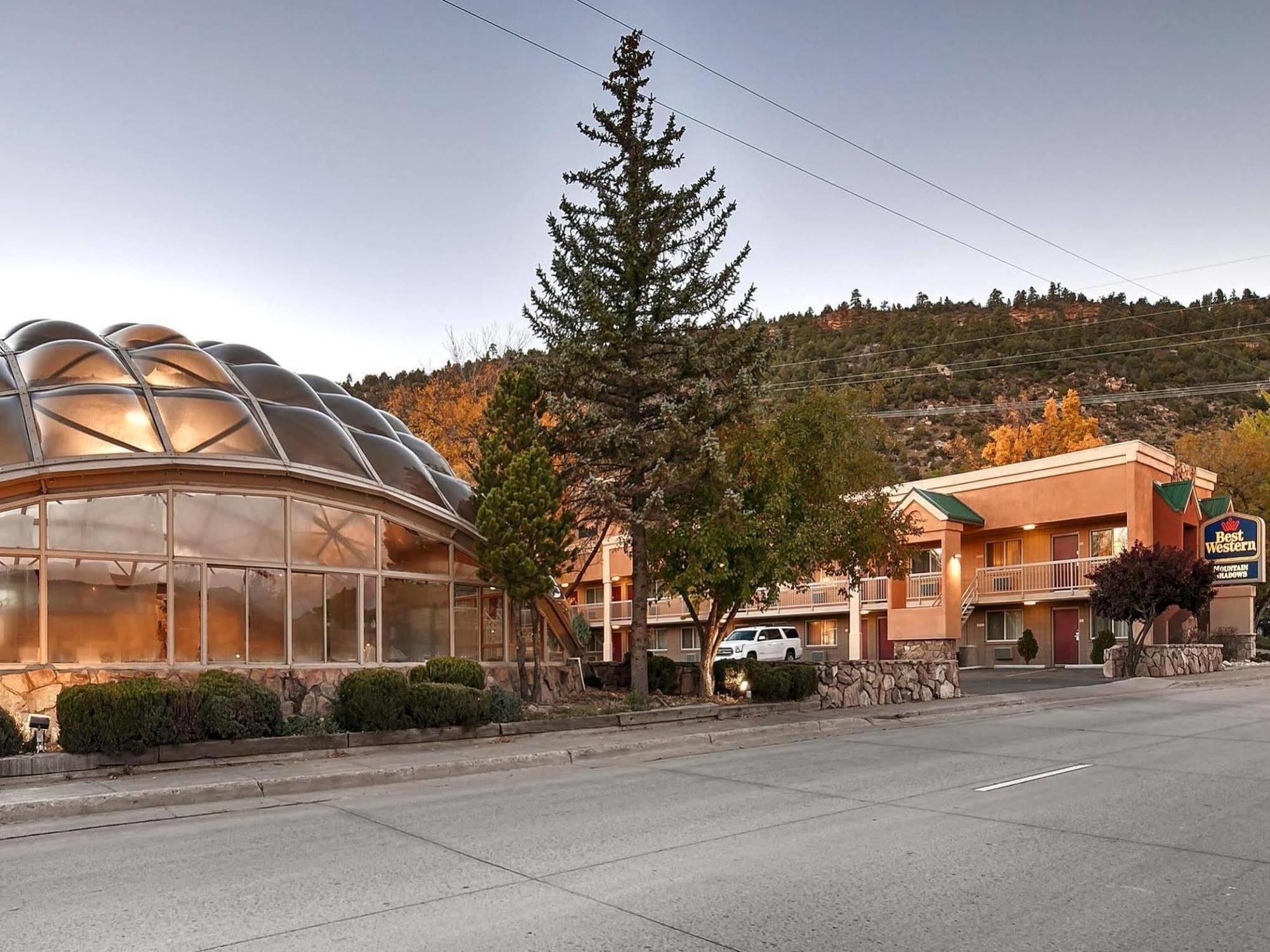 Baymont By Wyndham Durango Motel Bagian luar foto